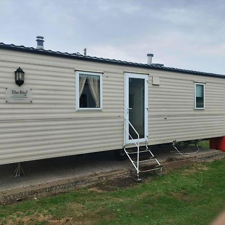 Hotel Dog Friendly 6 Berth Caravan At St Osyth Beach Holiday Park In Essex Ref 28041G Clacton-on-Sea Exterior foto