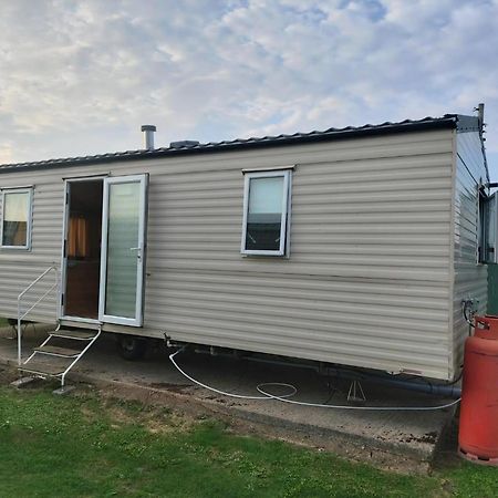 Hotel Dog Friendly 6 Berth Caravan At St Osyth Beach Holiday Park In Essex Ref 28041G Clacton-on-Sea Exterior foto